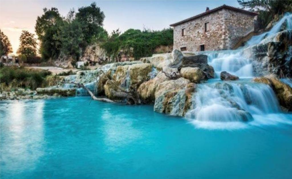 Bio Agriturismo Le Cascatelle Saturnia Eksteriør billede